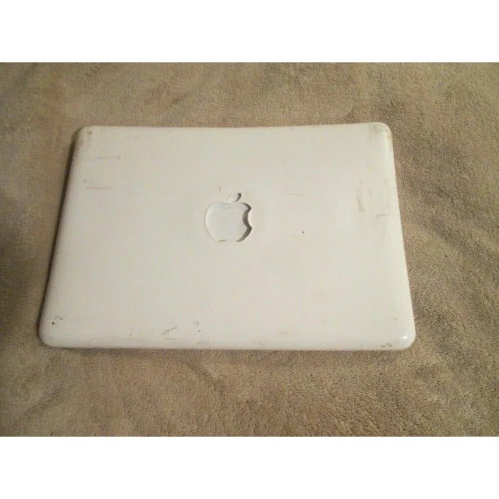 White Macbook Unibody